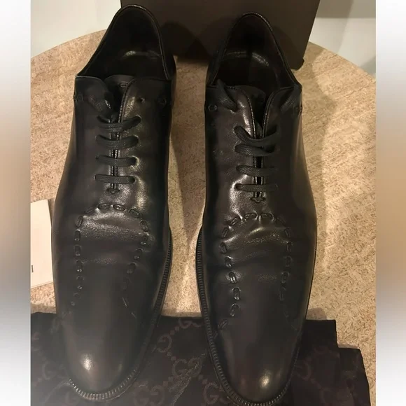 Gucci black leather lace up Oxford shoes size 12